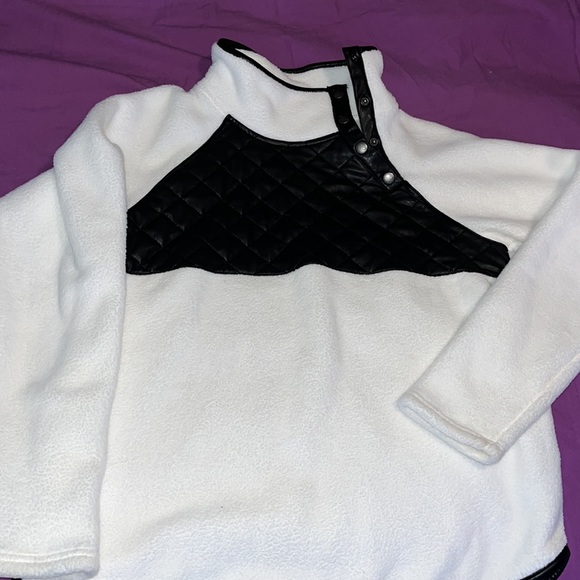 A & F sweater - Picture 2 of 5